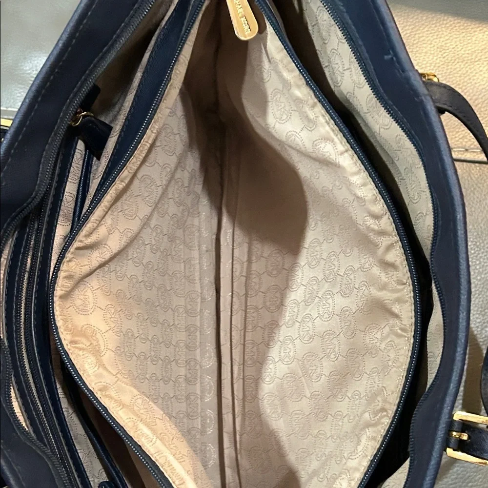 Michael Kors Jet Set Laptop Bag, Navy - Picture 13 of 15